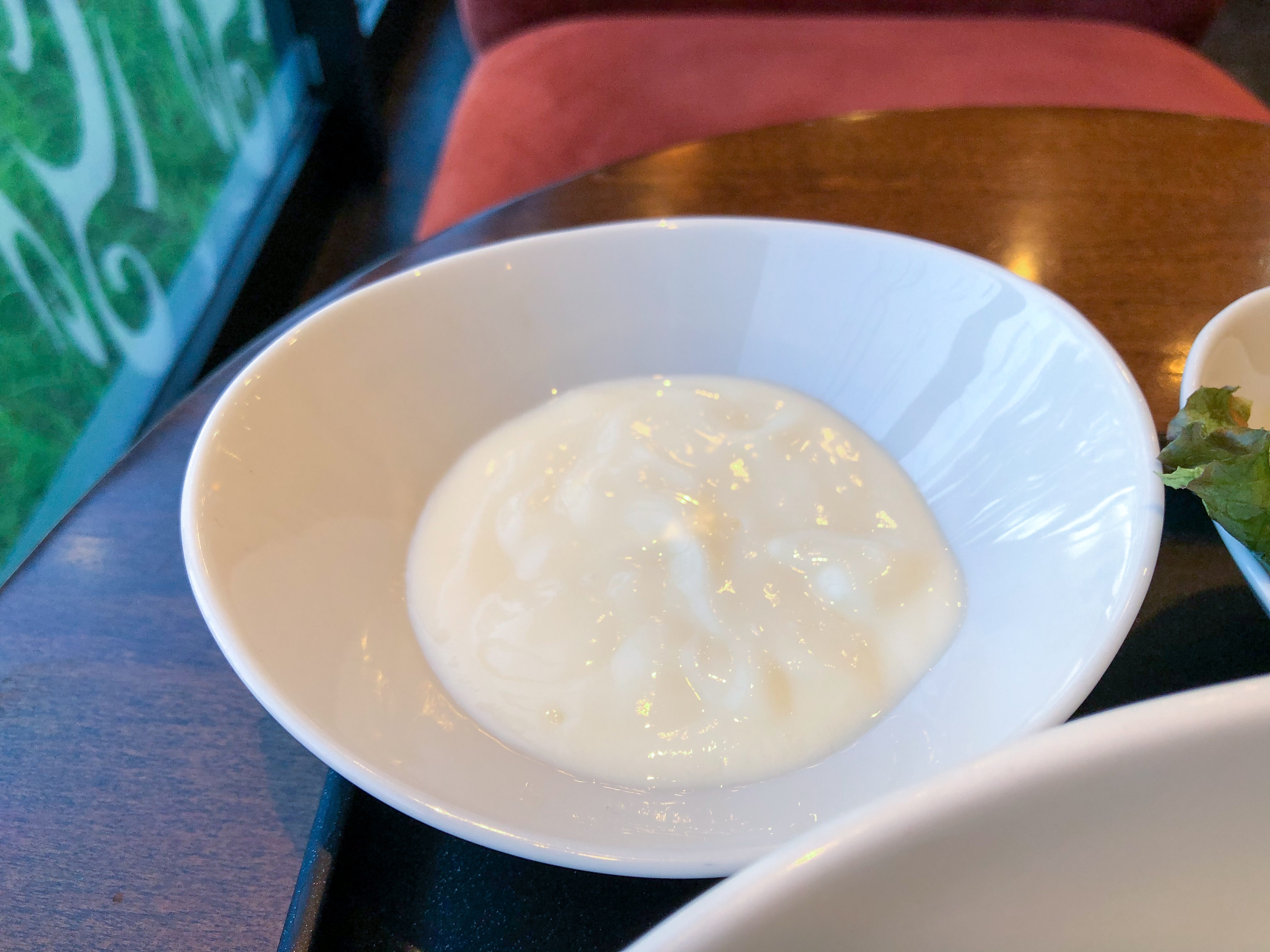 タリーズのハニーヨーグルトはハチミツが上に載らない仕様に