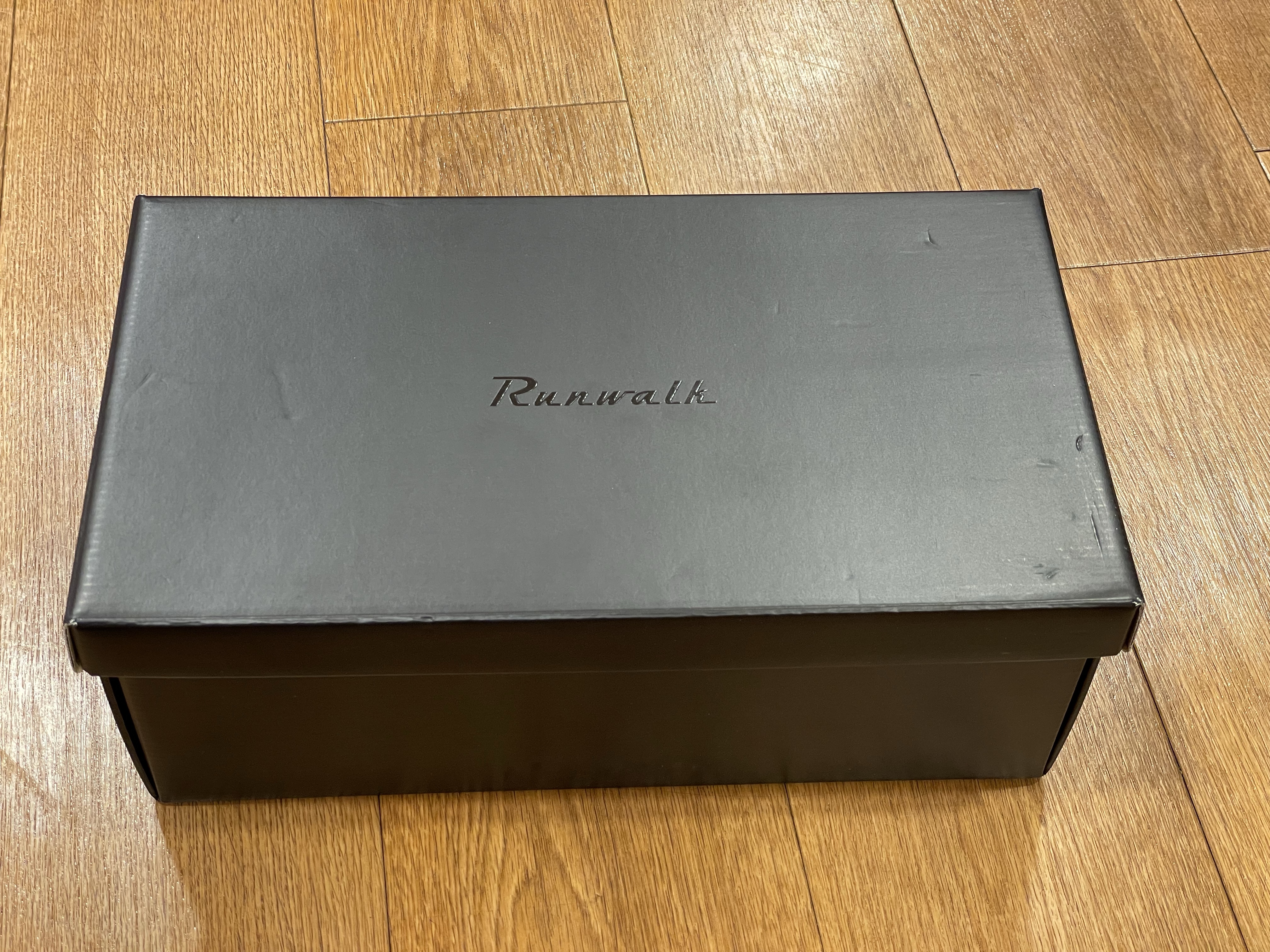 アシックスウォーキングで足を測定してもらい、サイズを正確に測って靴を購入