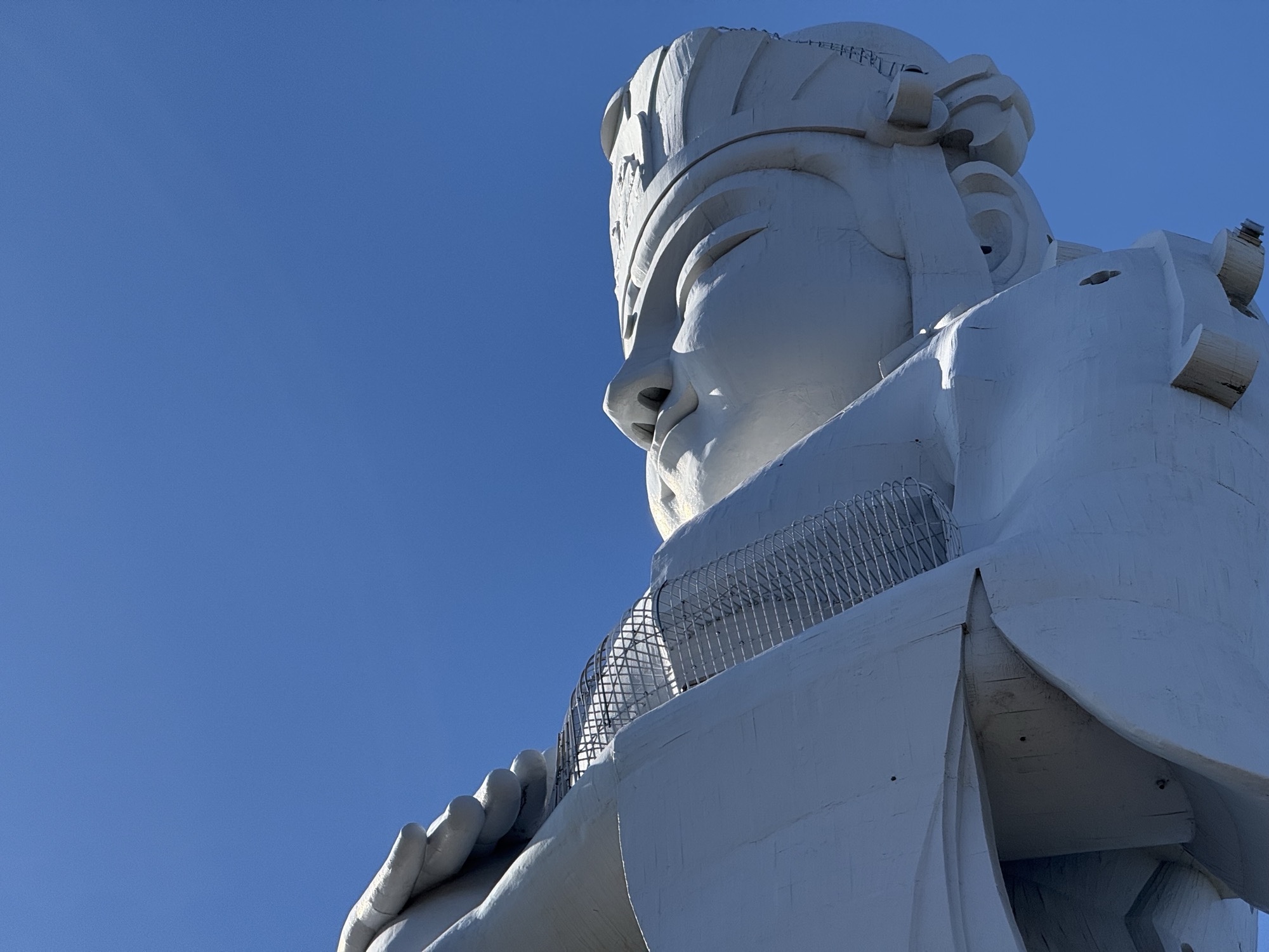 東京湾観音の中に入ってきた